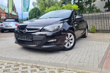 Używane Opel Astra - 22 900 PLN, 180 236 km, 2014